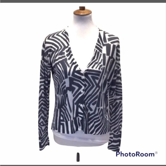 Ann Taylor Sweaters - 🥳Anntaylor cardigan 12